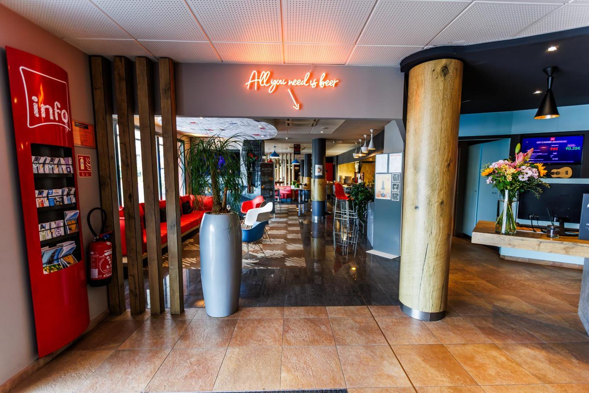 ibis Cannes Mandelieu Eksteriør billede